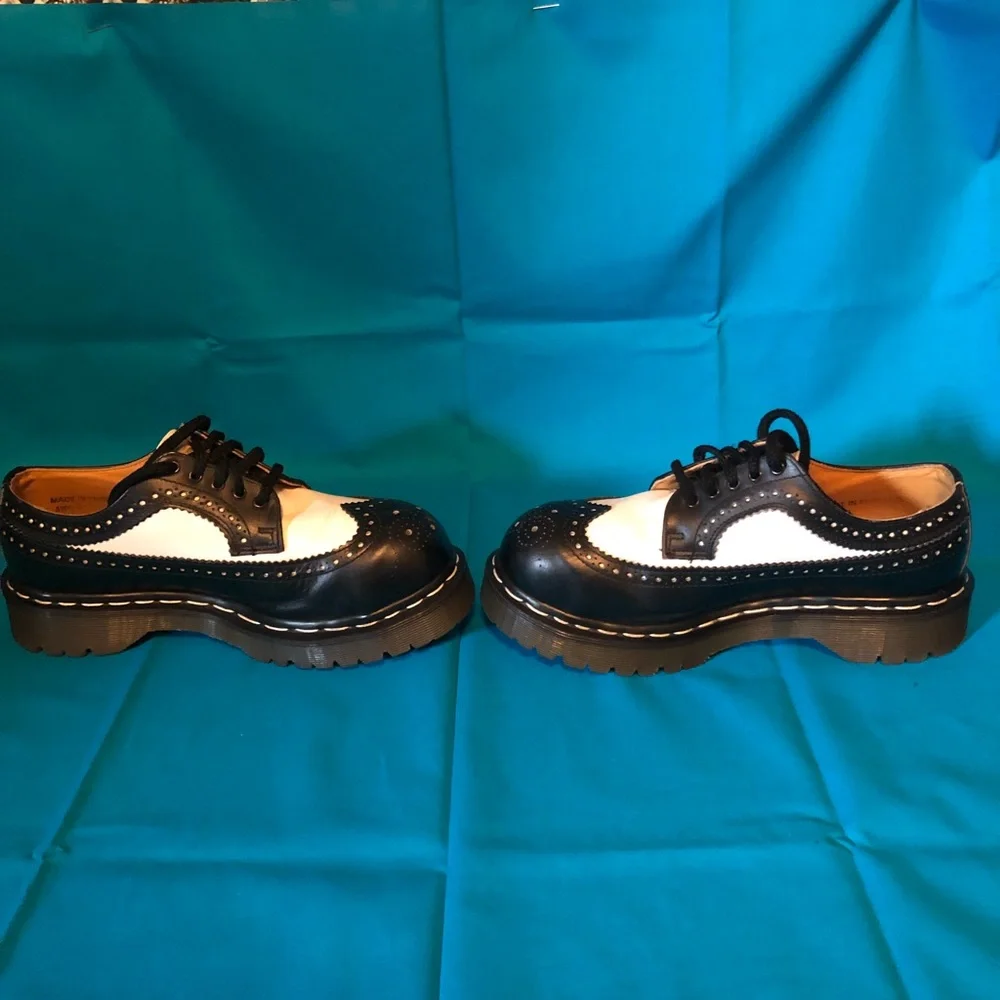 Dr Marten Brogue  MIE  8 US 6 uk GUC RARE barely used. Platform wingtip amazing! - Picture 2 of 8